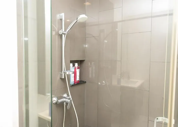 Rise Modern Lux 2br - 800m To Bts Thong Lo * 曼谷