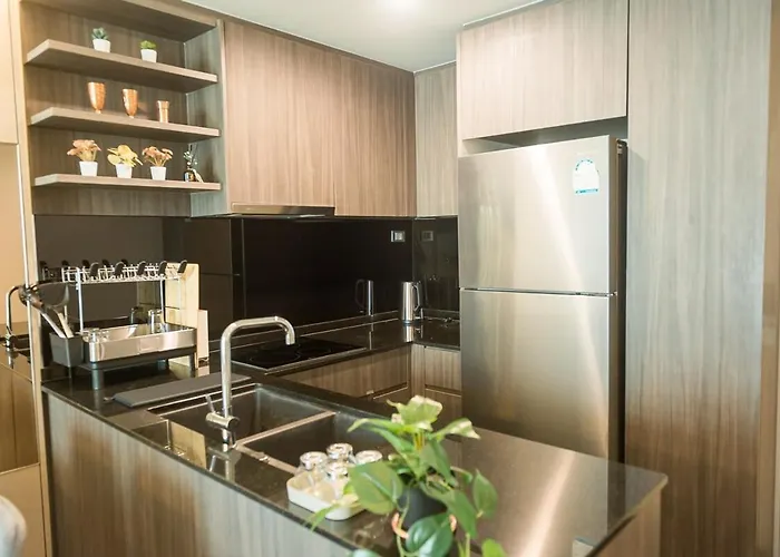 公寓 Rise Modern Lux 2br - 800m To Bts Thong Lo *
