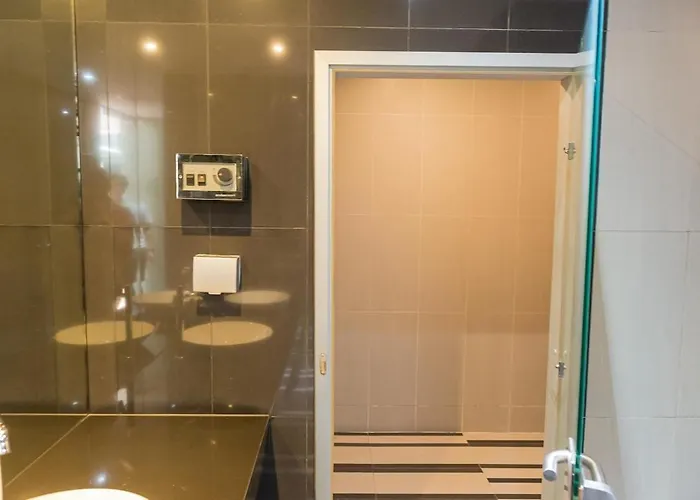 Rise Modern Lux 2br - 800m To Bts Thong Lo