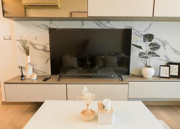 Rise Modern Lux 2br - 800m To Bts Thong Lo 公寓 *