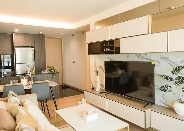 Rise Modern Lux 2br - 800m To Bts Thong Lo * 曼谷