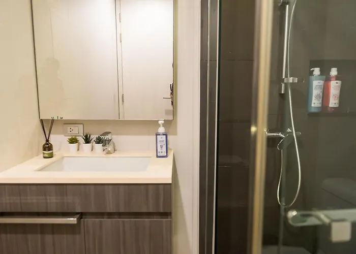 Rise Modern Lux 2br - 800m To Bts Thong Lo 公寓 曼谷