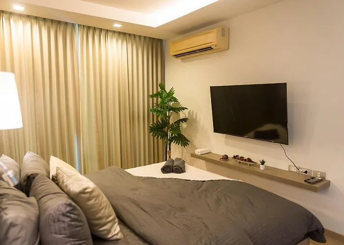 Rise Modern Lux 2br - 800m To Bts Thong Lo 曼谷