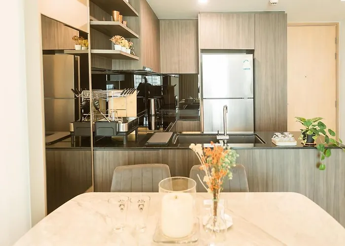 Rise Modern Lux 2br - 800m To Bts Thong Lo * 曼谷