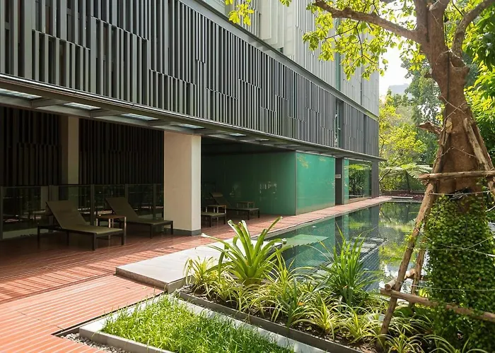 Rise Modern Lux 2br - 800m To Bts Thong Lo 公寓