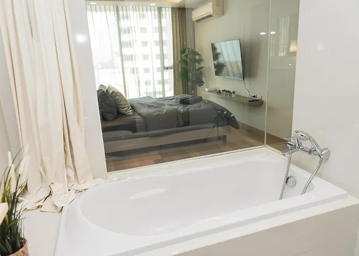 Rise Modern Lux 2br - 800m To Bts Thong Lo