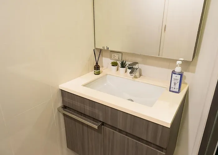 公寓 Rise Modern Lux 2br - 800m To Bts Thong Lo 曼谷