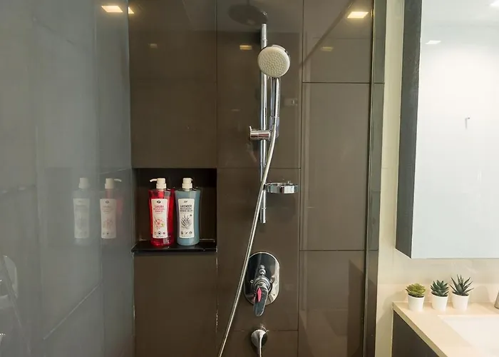公寓 Rise Modern Lux 2br - 800m To Bts Thong Lo 曼谷